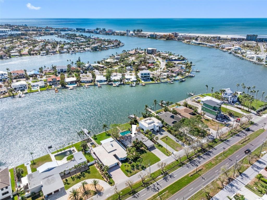 7 Treasure Ln., Treasure Island, FL 33706