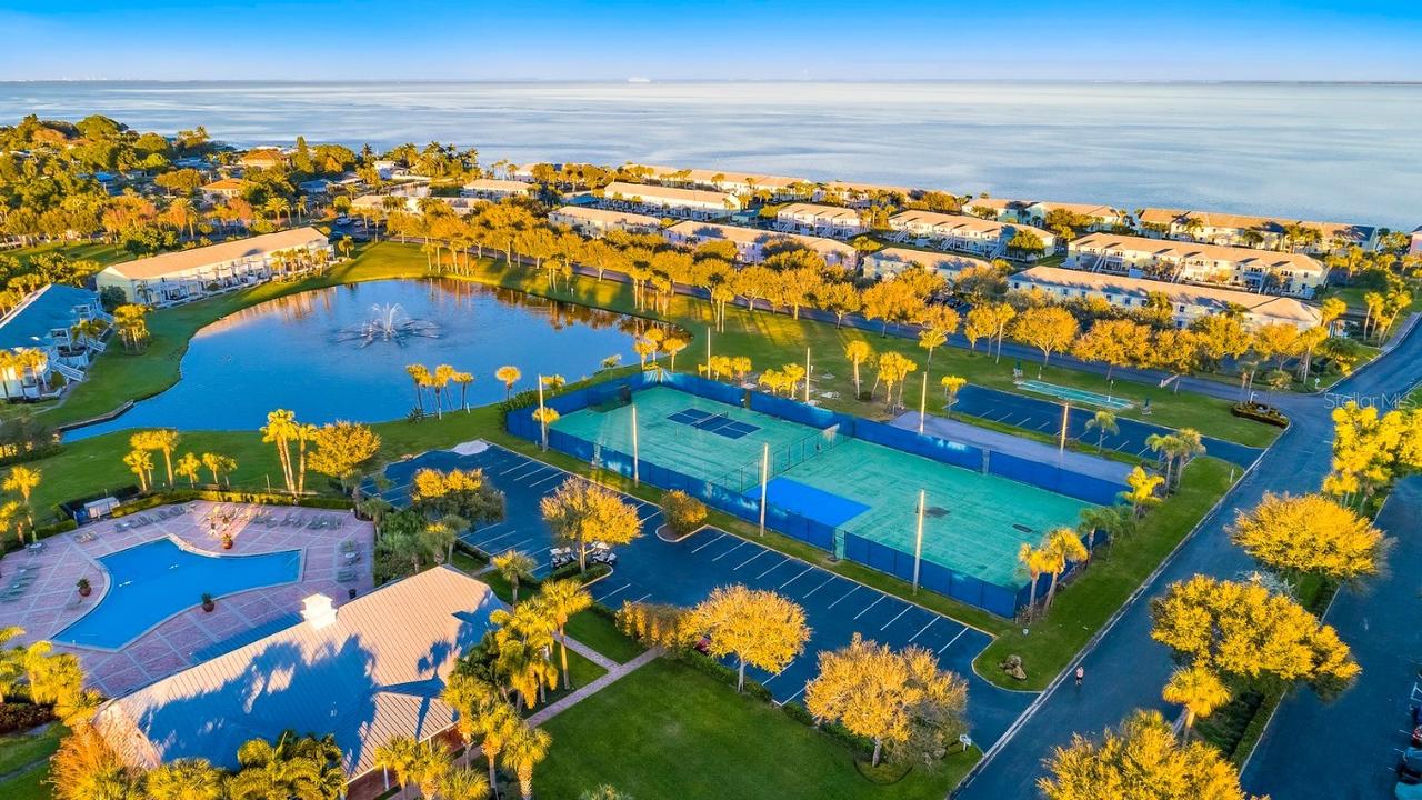 4832 SE Cobia Dr. #B, St Petersburg, FL 33705