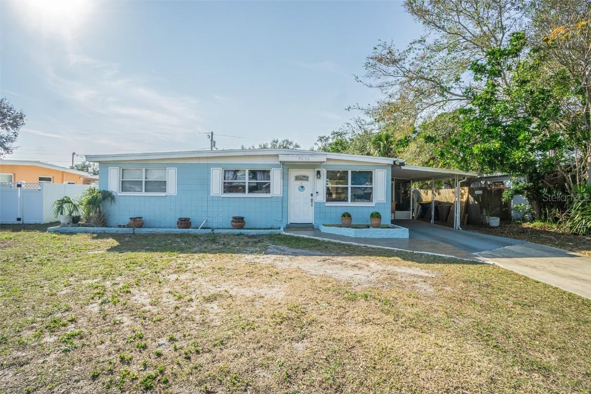 9696 Groveland St., Seminole, FL 33772
