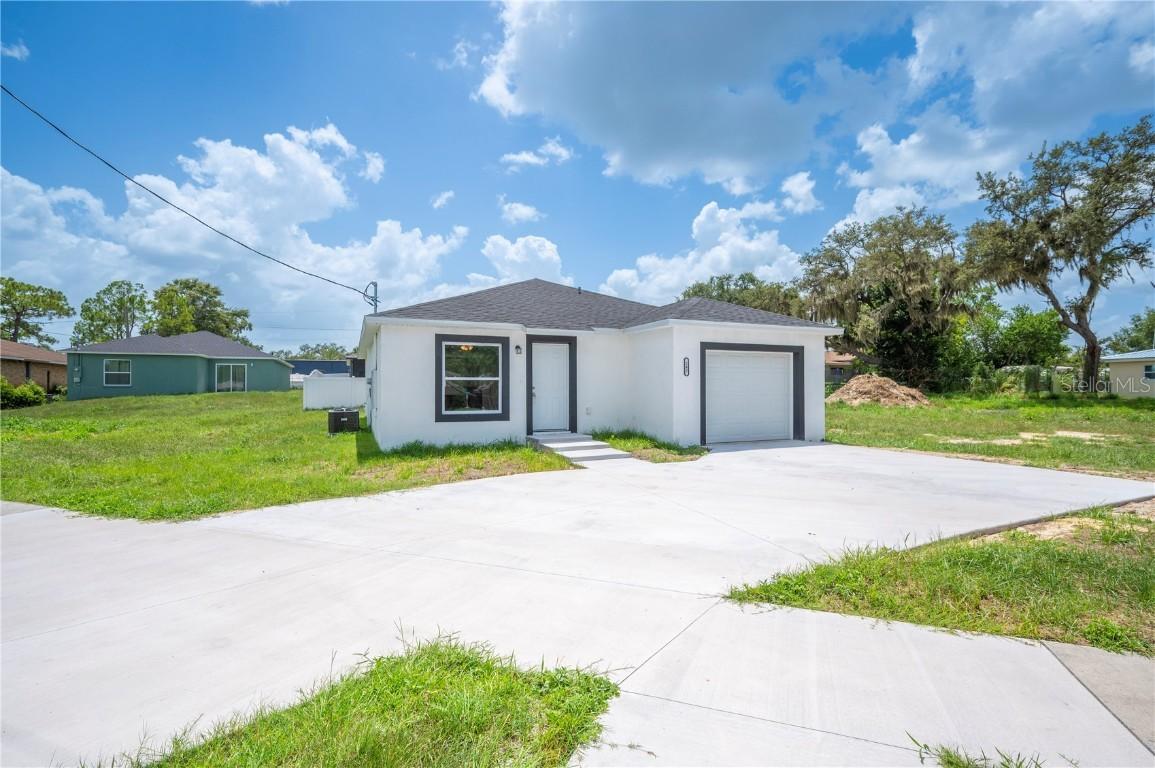 242 Green St., Auburndale, FL 33823
