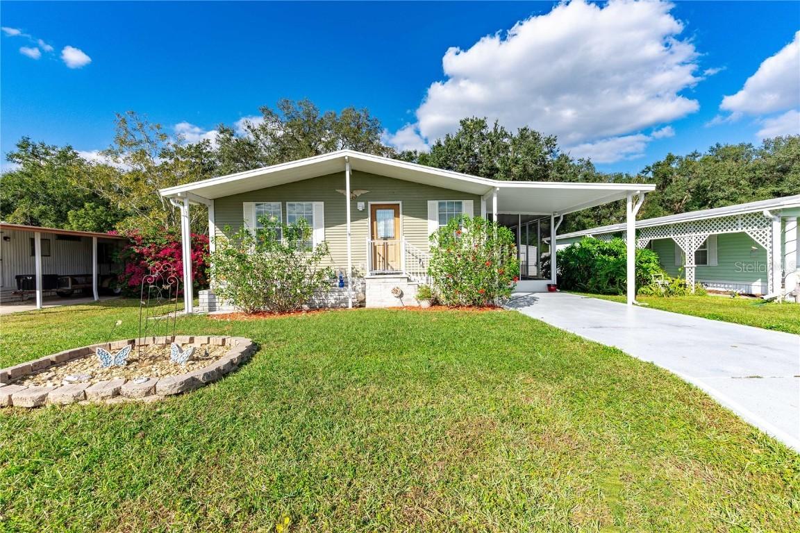 36633 Jodi Ave., Zephyrhills, FL 33542