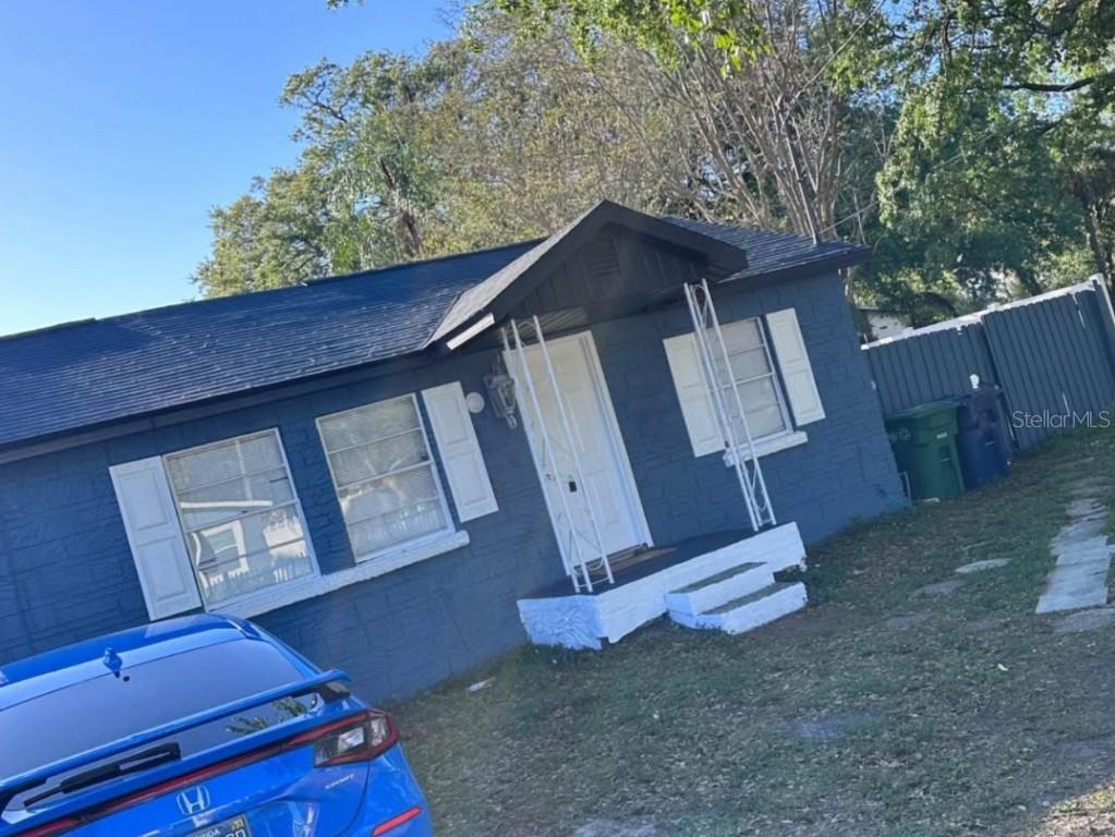 8218 N 18th St., Tampa, FL 33604