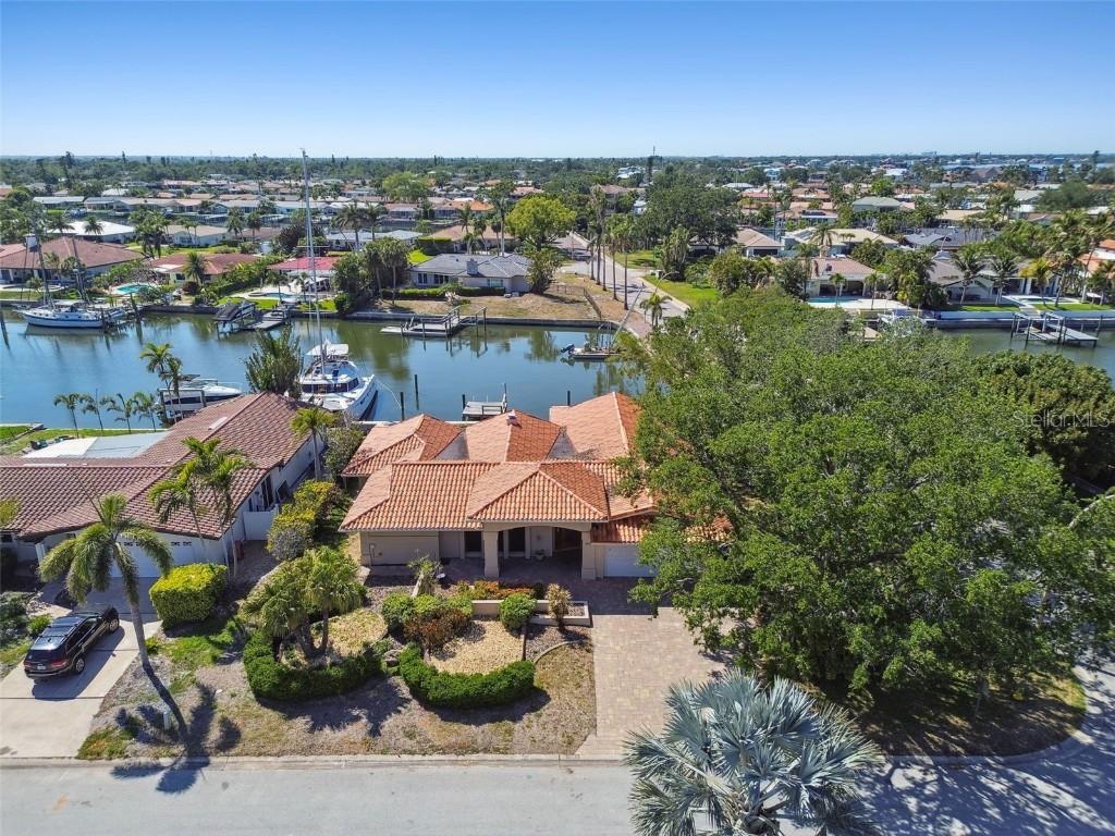 1997 Kansas Ave., St Petersburg, FL 33703