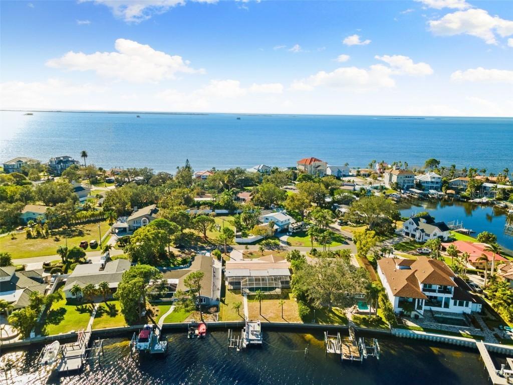152 Carlyle Dr., Palm Harbor, FL 34683