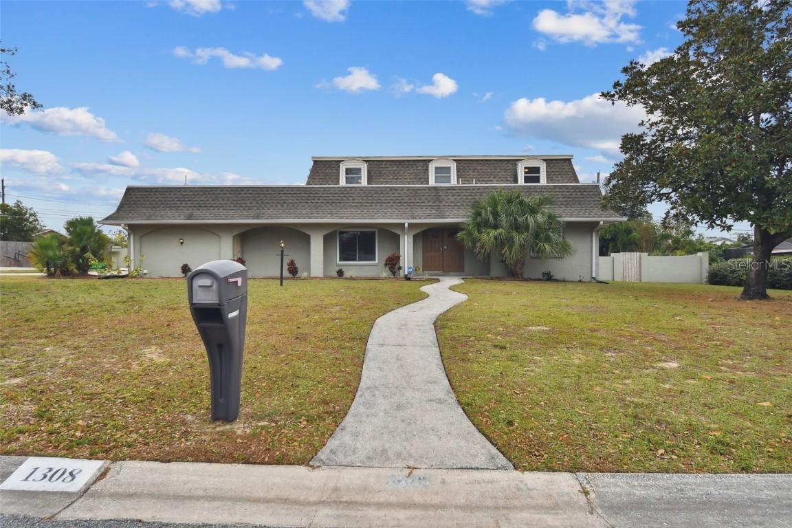 1308 Ivywood Dr., Brandon, FL 33510