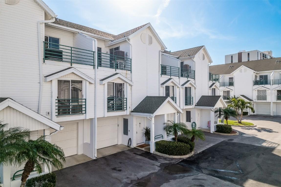 320 Island Way #303, Clearwater Beach, FL 33767