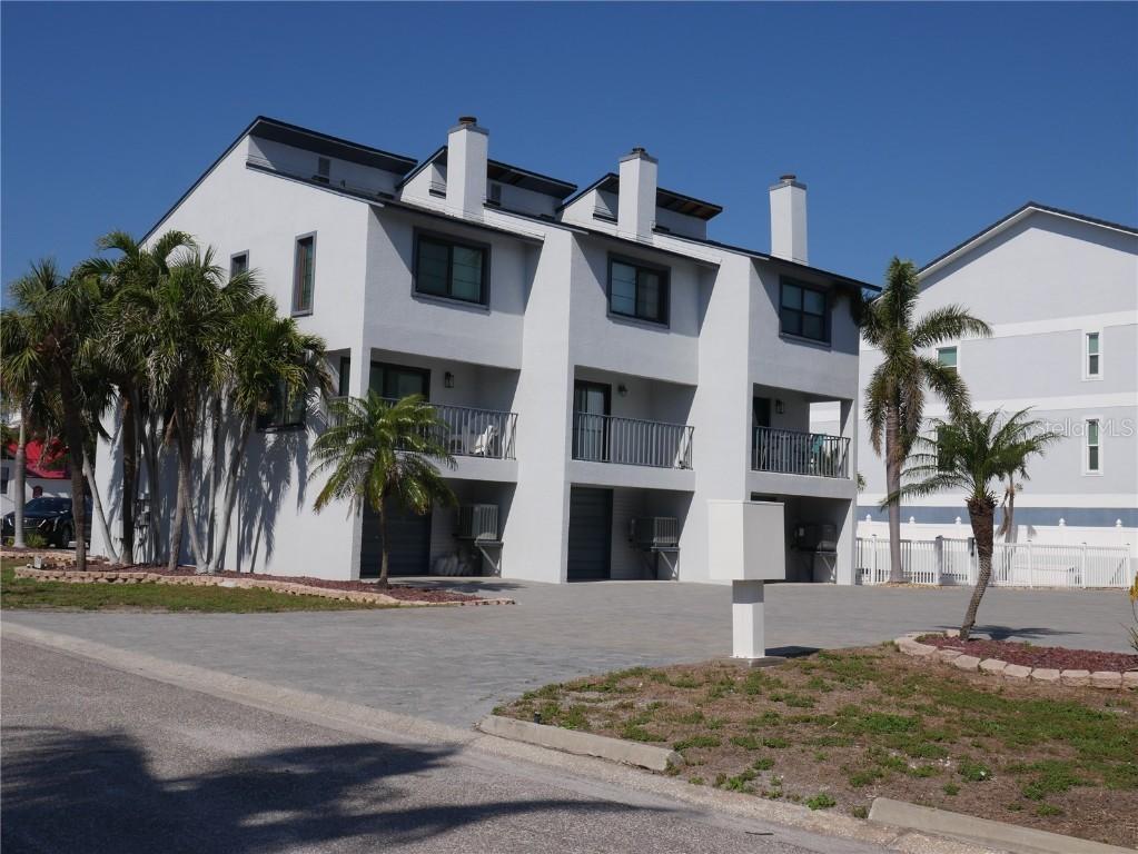 9901 1st St. #F, Treasure Island, FL 33706