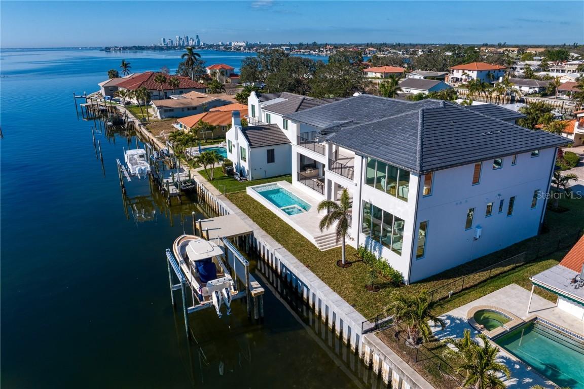 1940 Hawaii Ave., St Petersburg, FL 33703