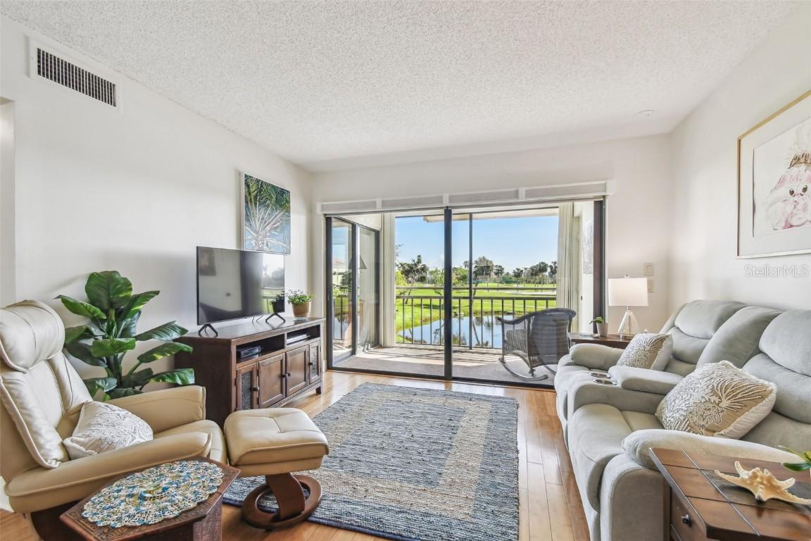 6180 Sun Blvd. #201, St Petersburg, FL 33715