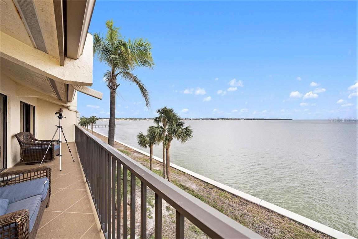 7540 Sunshine Skyway Ln. #220, St Petersburg, FL 33711