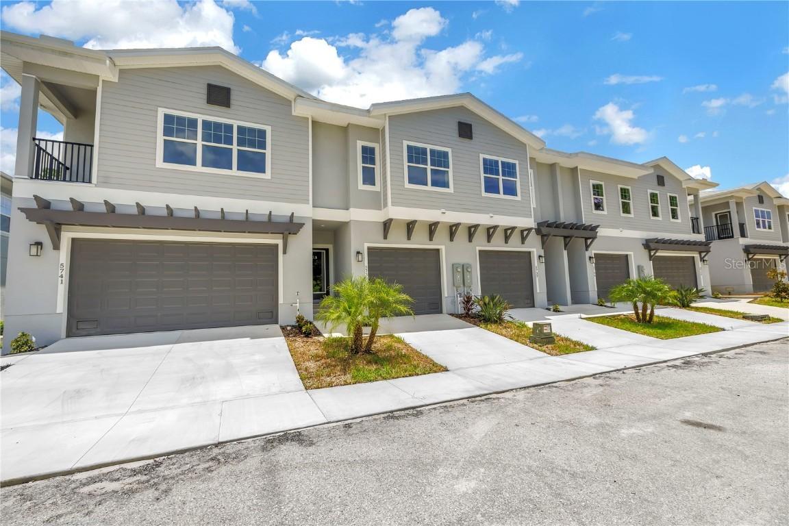 5725 Desert Rose Pl., Tampa, FL 33615