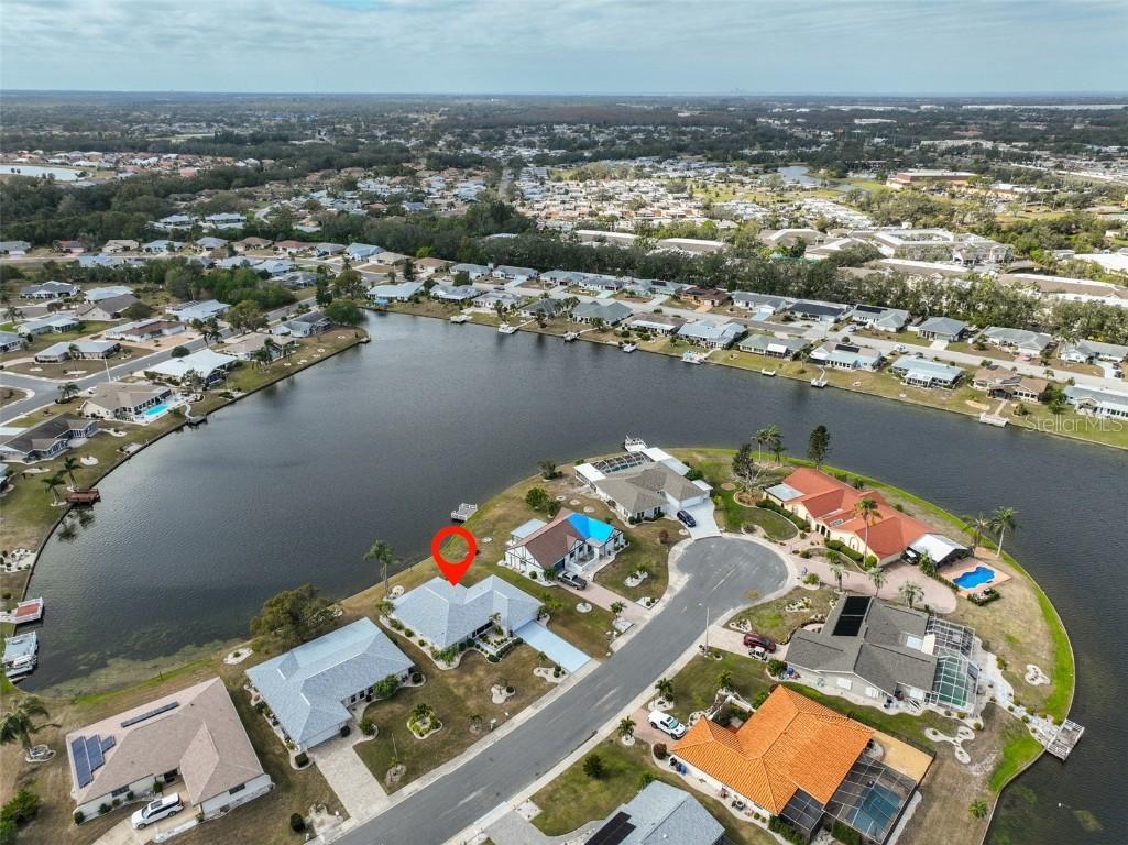 407 Blackhawk Cir., Sun City Center, FL 33573