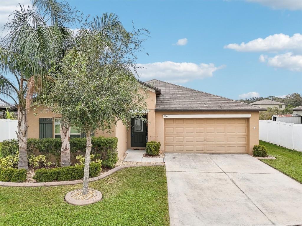 2964 Moulden Hollow Dr., Zephyrhills, FL 33540