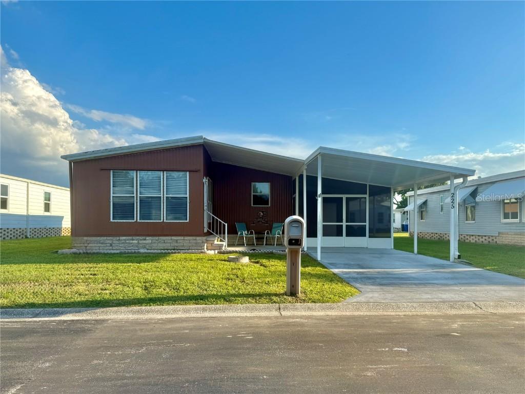 225 N Saint Thomas Cir., Apollo Beach, FL 33572