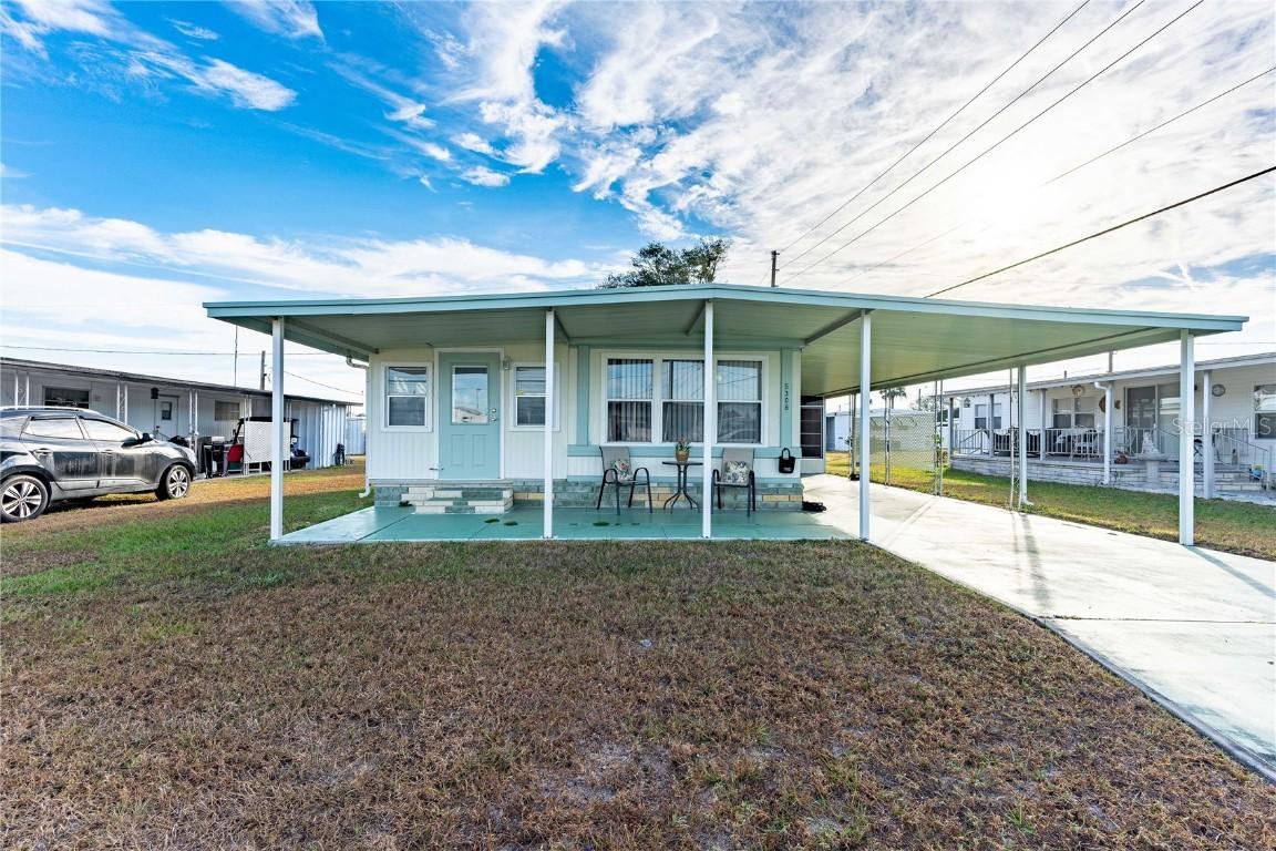 5306 Vera St., Zephyrhills, FL 33542