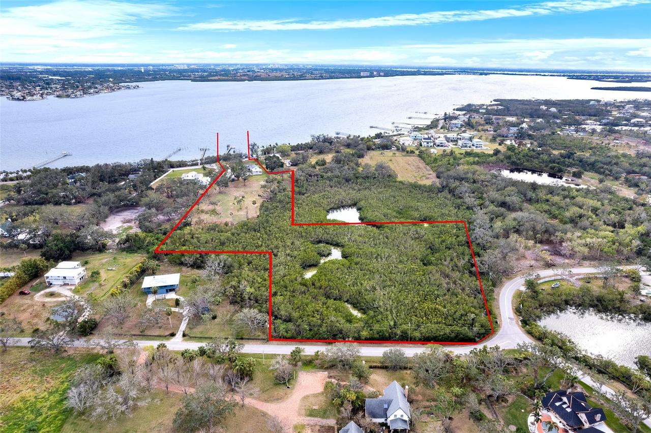 724 Bayshore Dr., Terra Ceia, FL 34250