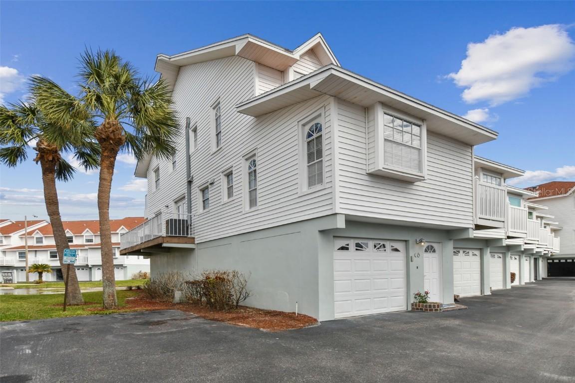 19201 Vista Ln. #C8, Indian Shores, FL 33785
