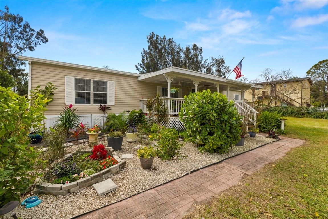6105 Cliff Ave., Gibsonton, FL 33534
