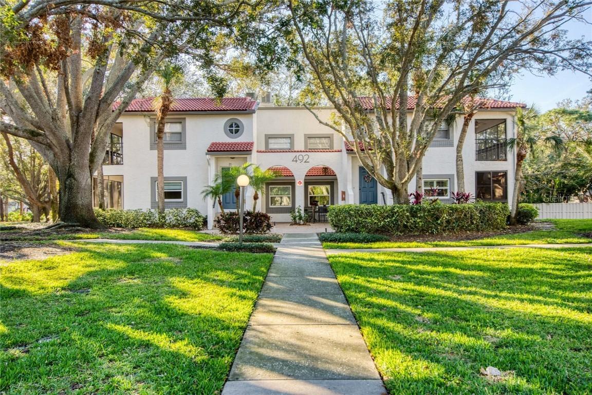 492 Santa Cruz Pl. #D, St Petersburg, FL 33703