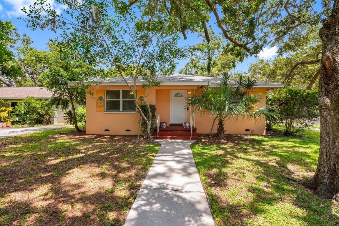 2201 Park St., St Petersburg, FL 33710
