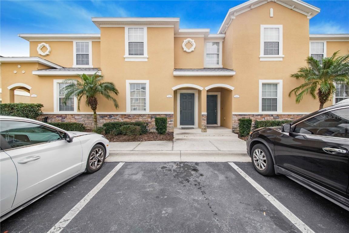 1885 Greenwood Valley Dr., Plant City, FL 33563
