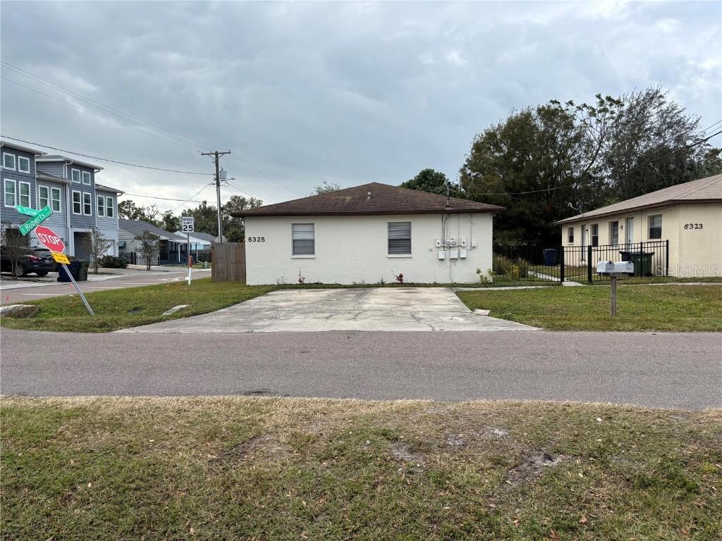 6325 S Roberts Ave., Tampa, FL 33616
