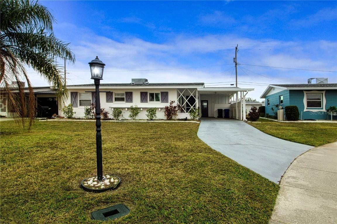 1205 Chevy Chase Dr., Sun City Center, FL 33573