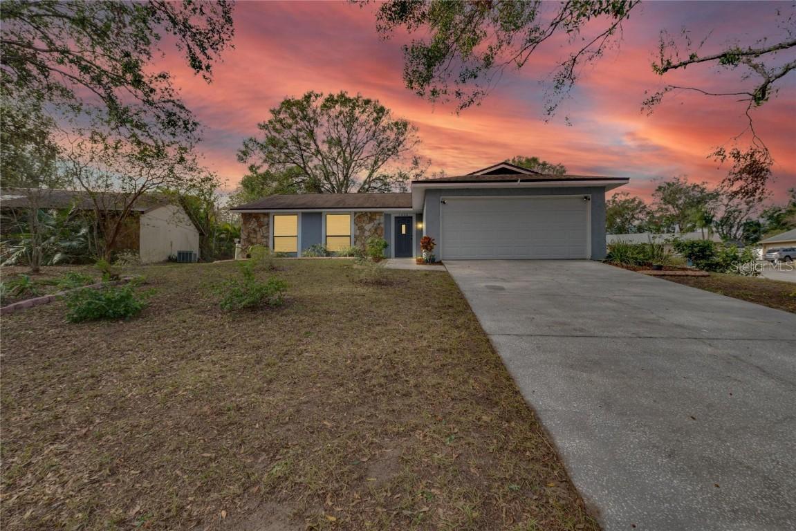 1404 Rustling Oaks Dr., Brandon, FL 33510