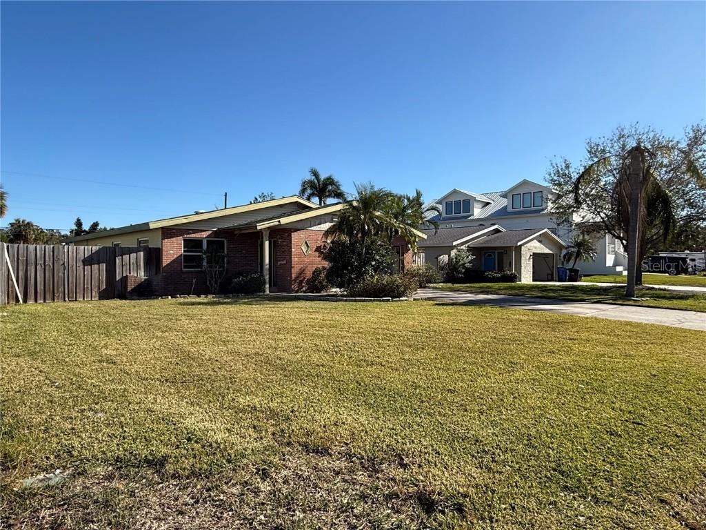 4401 Helena St., St Petersburg, FL 33703