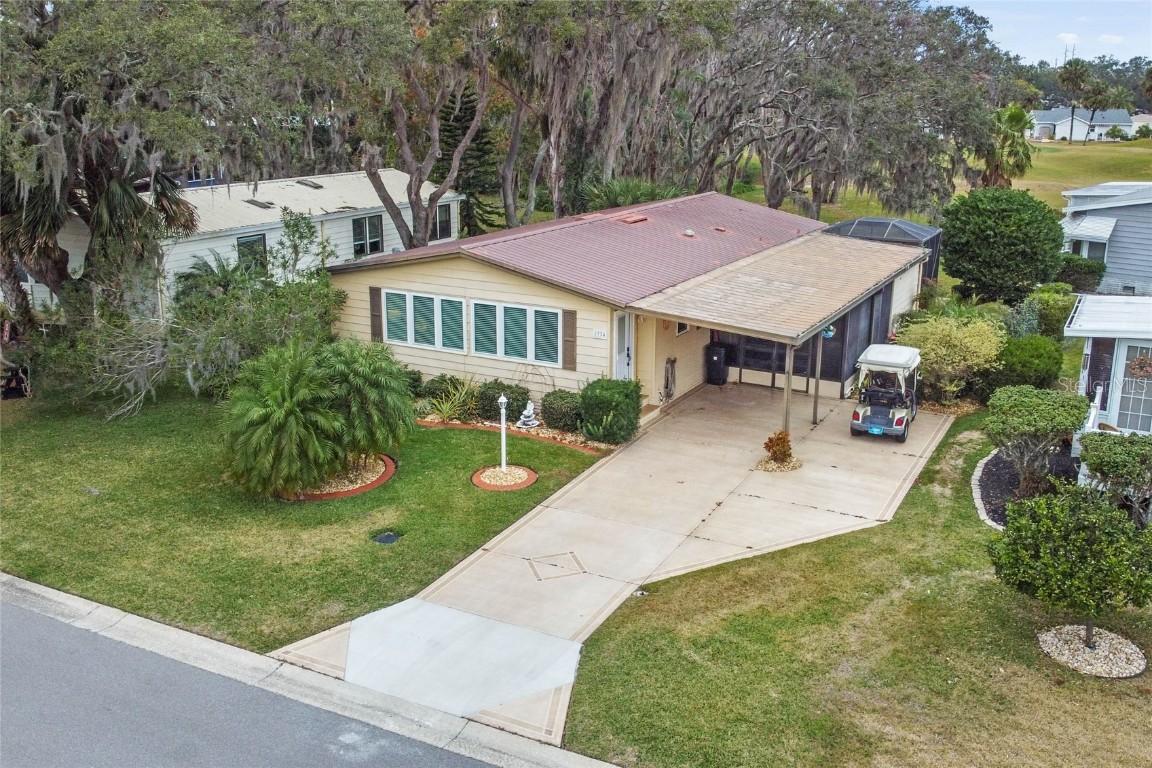 1724 Magnolia Ave., Lady Lake, FL 32159