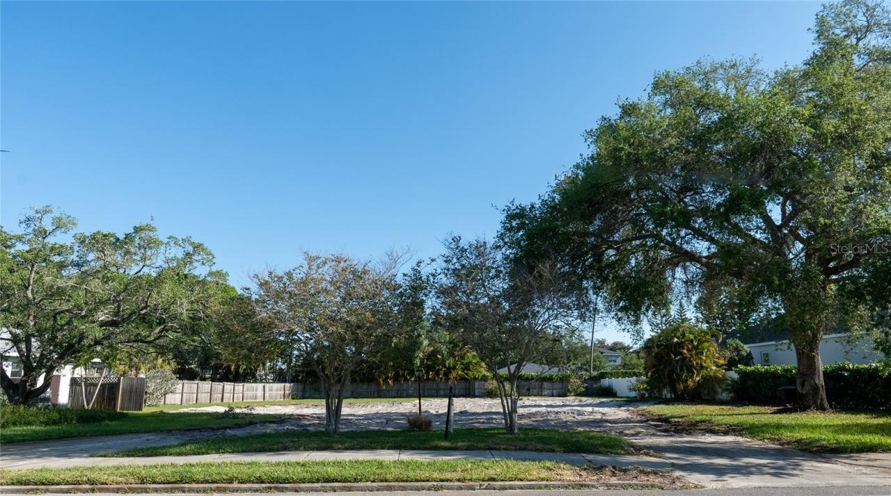 1020 Snell Isle Blvd., St Petersburg, FL 33704