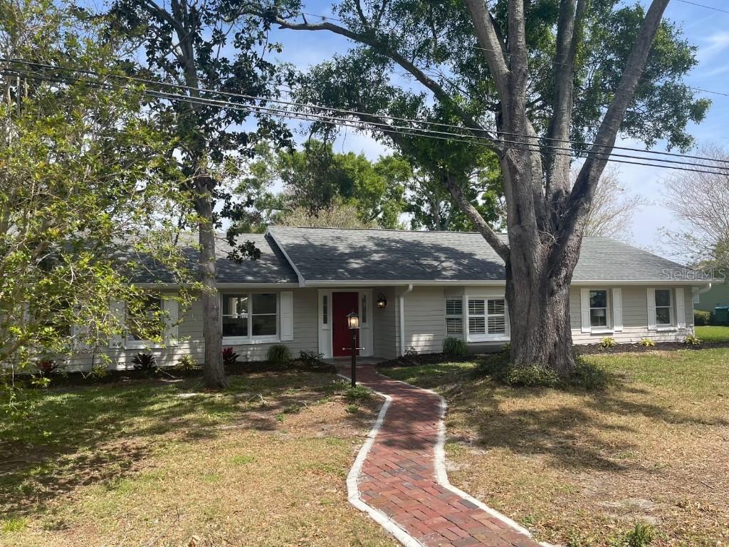 1758 Winfield Cir., Clearwater, FL 33756