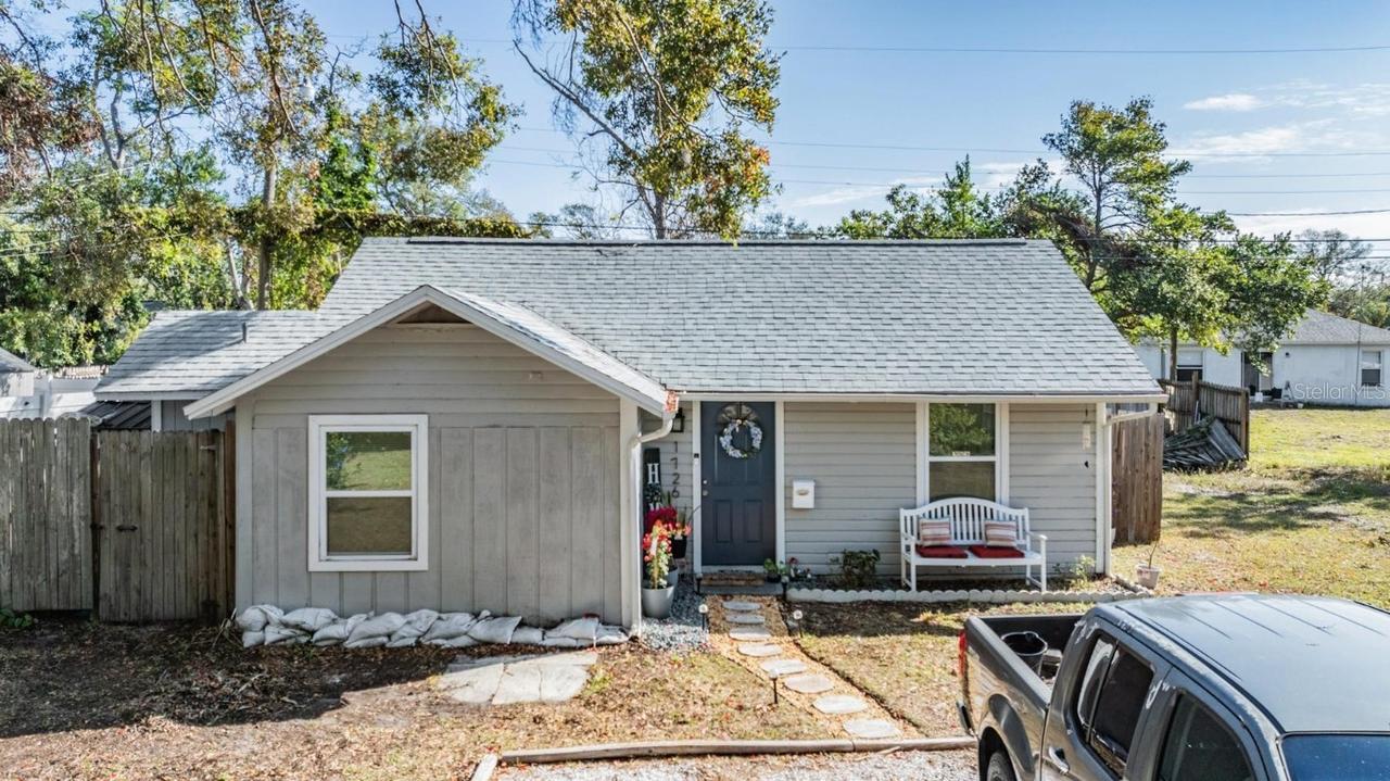 1726 43rd St., St Petersburg, FL 33711