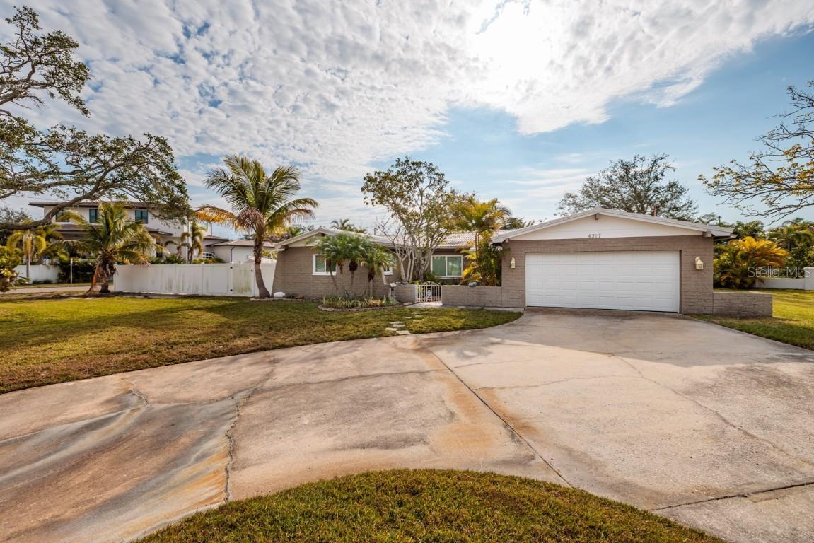 4317 Overlook Dr., St Petersburg, FL 33703