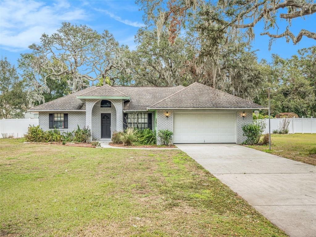 1709 Happy Acres Ln., Valrico, FL 33594