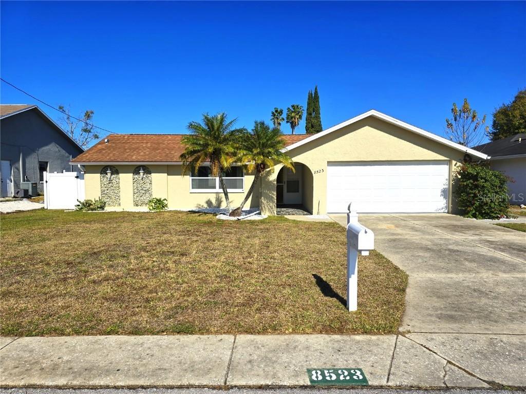 8523 Viva Via Dr., Hudson, FL 34667