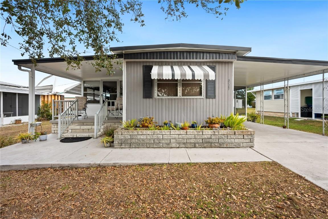 37247 Cora Ave., Zephyrhills, FL 33542
