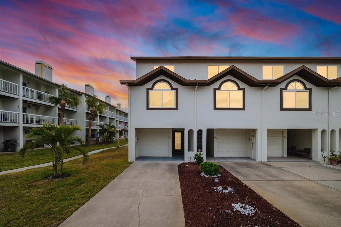 274 Madeira Cir., St Petersburg, FL 33715