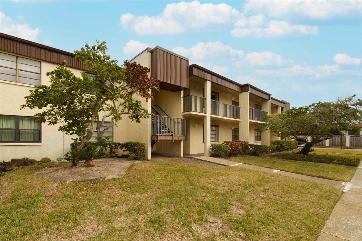 2400 Winding Creek Blvd. #16-207, Clearwater, FL 33761