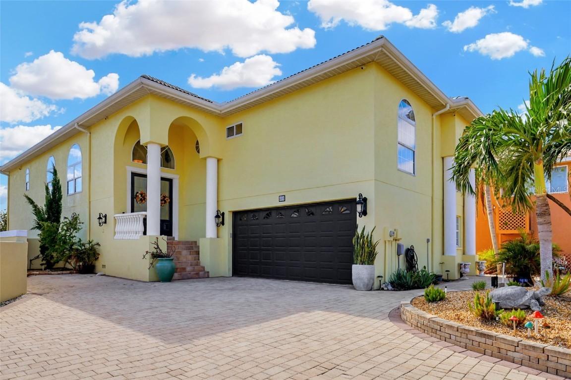 808 Symphony Isles Blvd., Apollo Beach, FL 33572