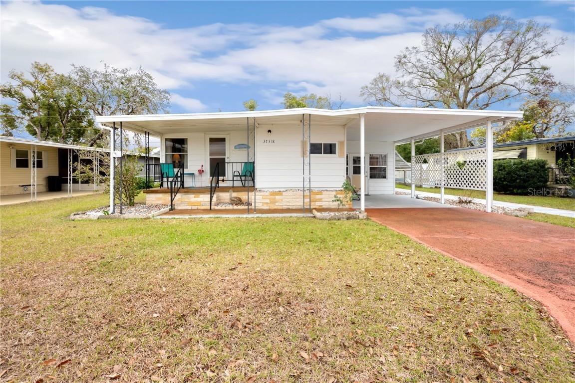 37318 Lois Ave., Zephyrhills, FL 33542