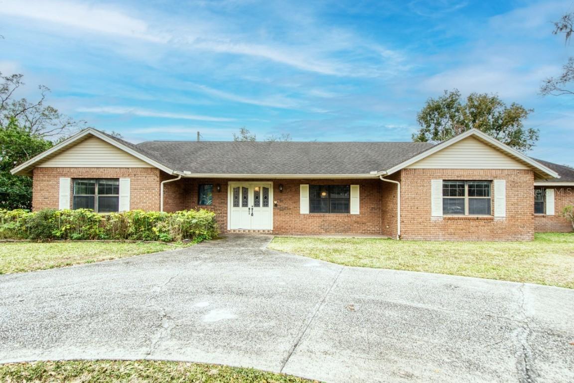 1406 N Riverhills Dr., Temple Terrace, FL 33617
