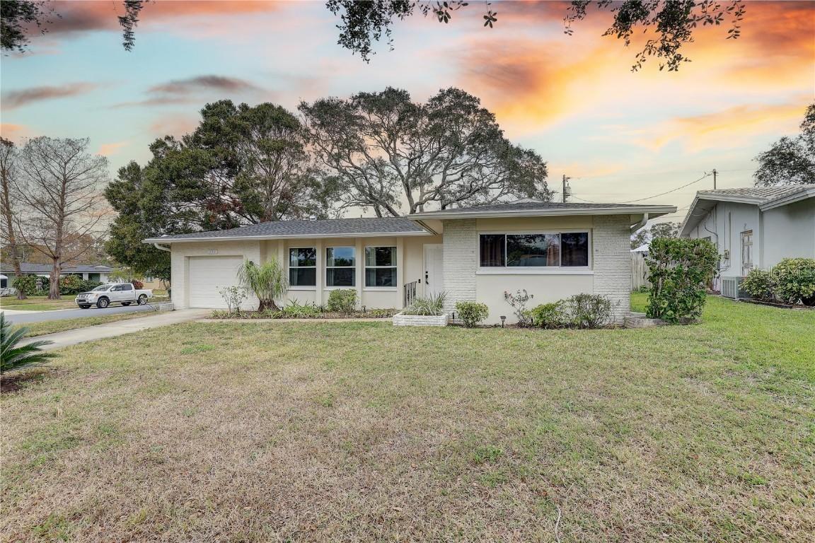 553 Lake Hill Ln., Largo, FL 33771
