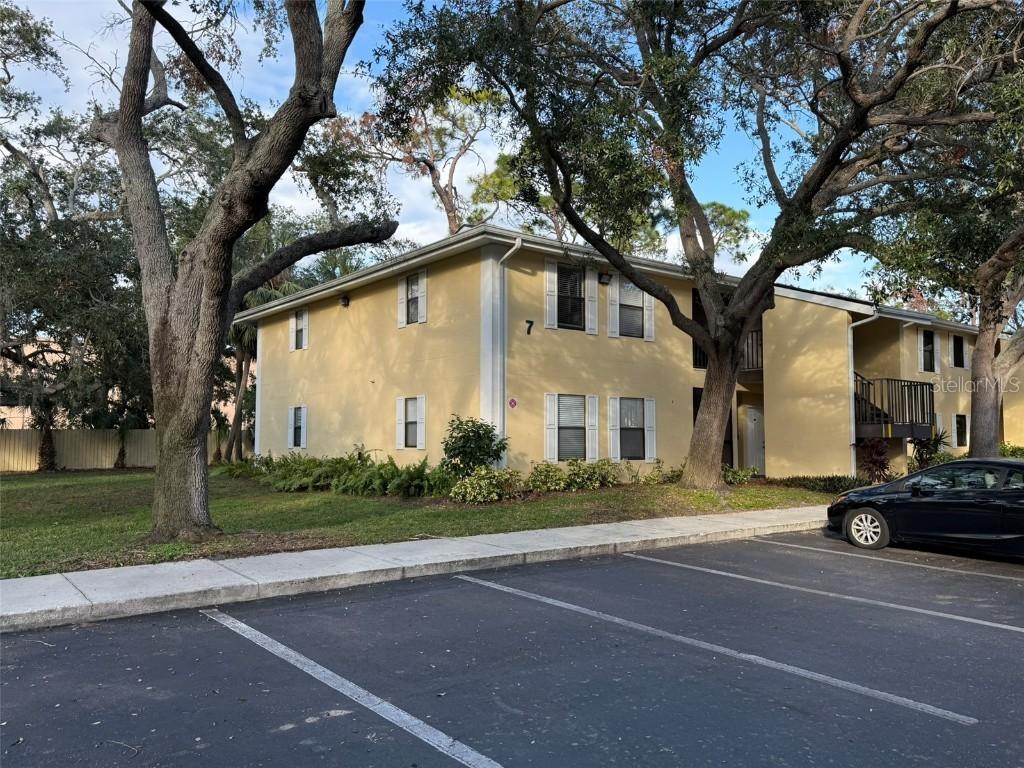 3001 58th Ave. #701, St Petersburg, FL 33712