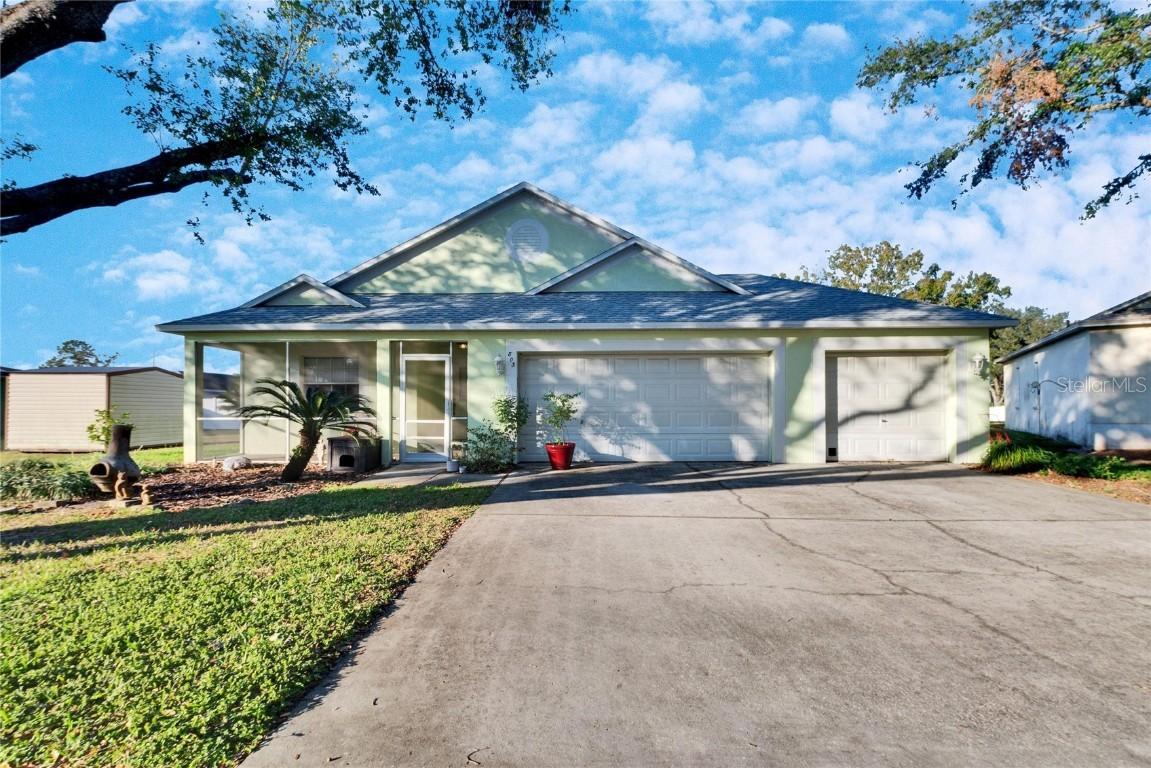803 Innergary Pl., Valrico, FL 33594