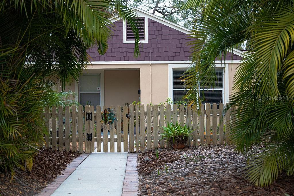 1018 E Hanna Ave., Tampa, FL 33604