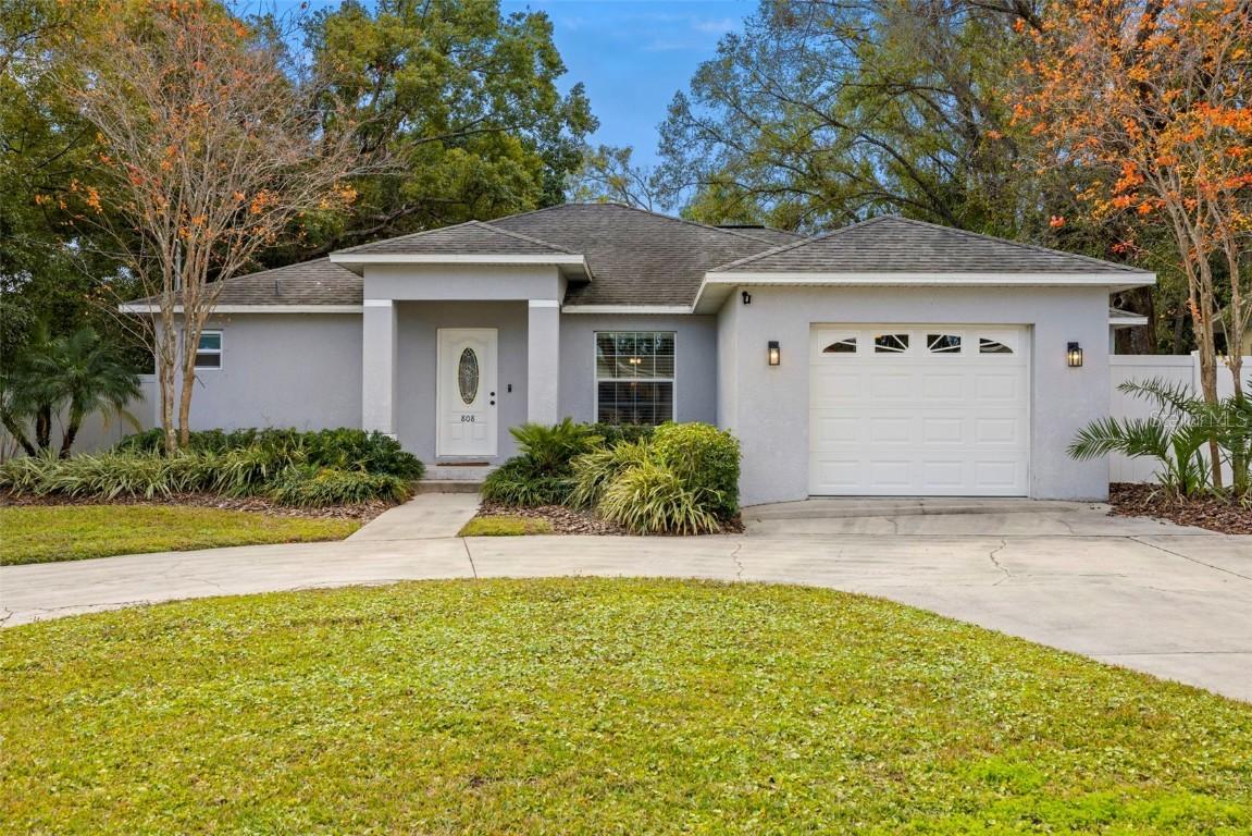 808 W Hollywood St., Tampa, FL 33604