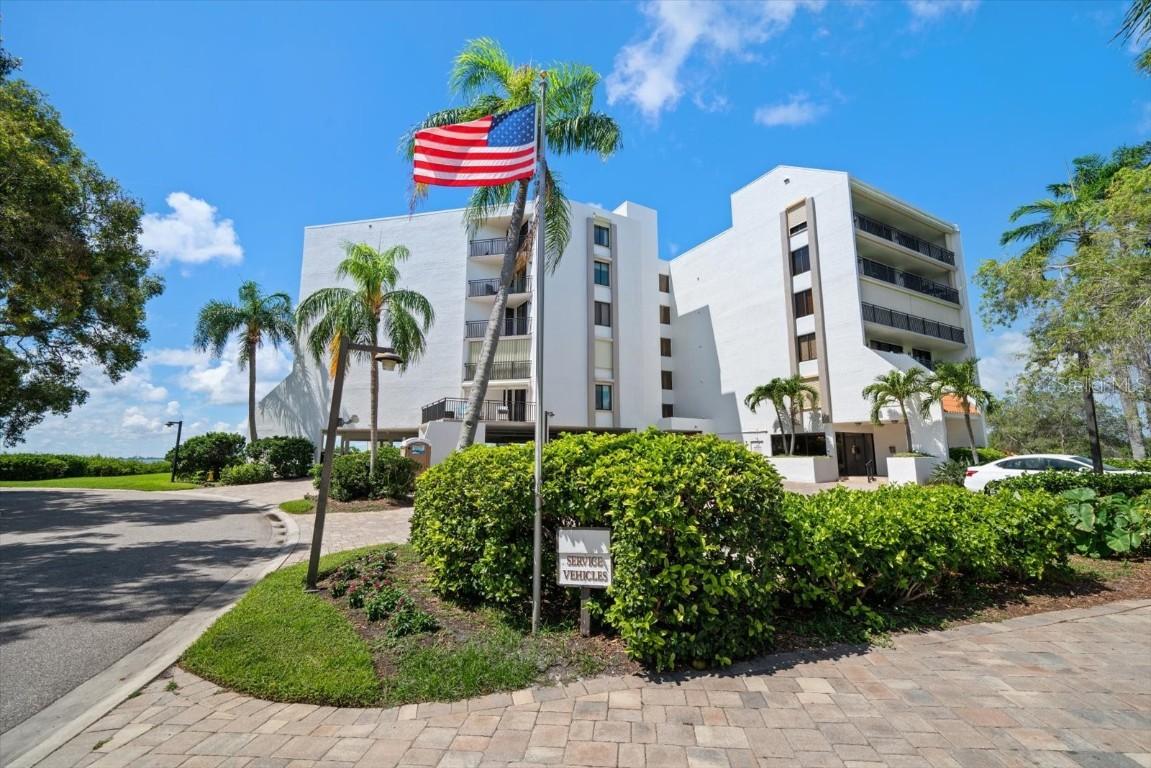 5700 Escondida Blvd. #302, St Petersburg, FL 33715