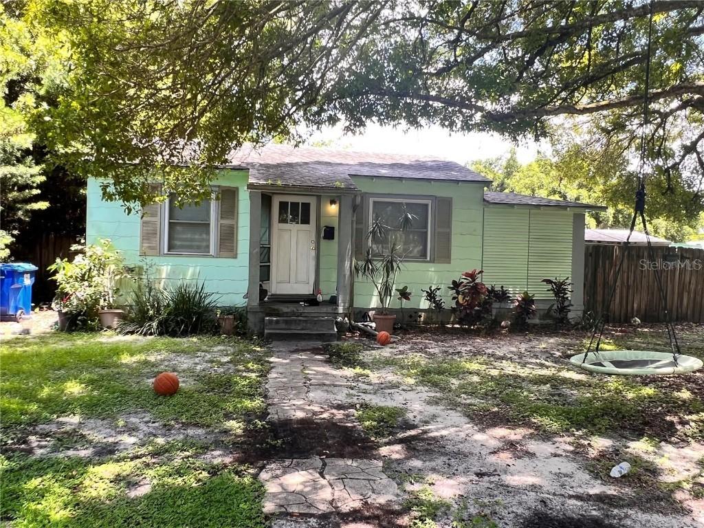 1601 Essex Dr., St Petersburg, FL 33710