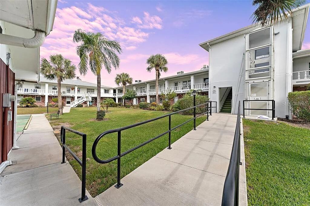 4746 Azalea Dr. #105C, New Port Richey, FL 34652